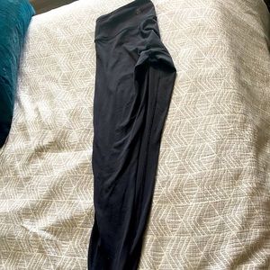 Black wunder under tights